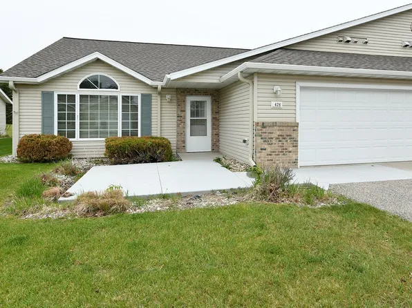 426 30th St N, Moorhead, MN 56560