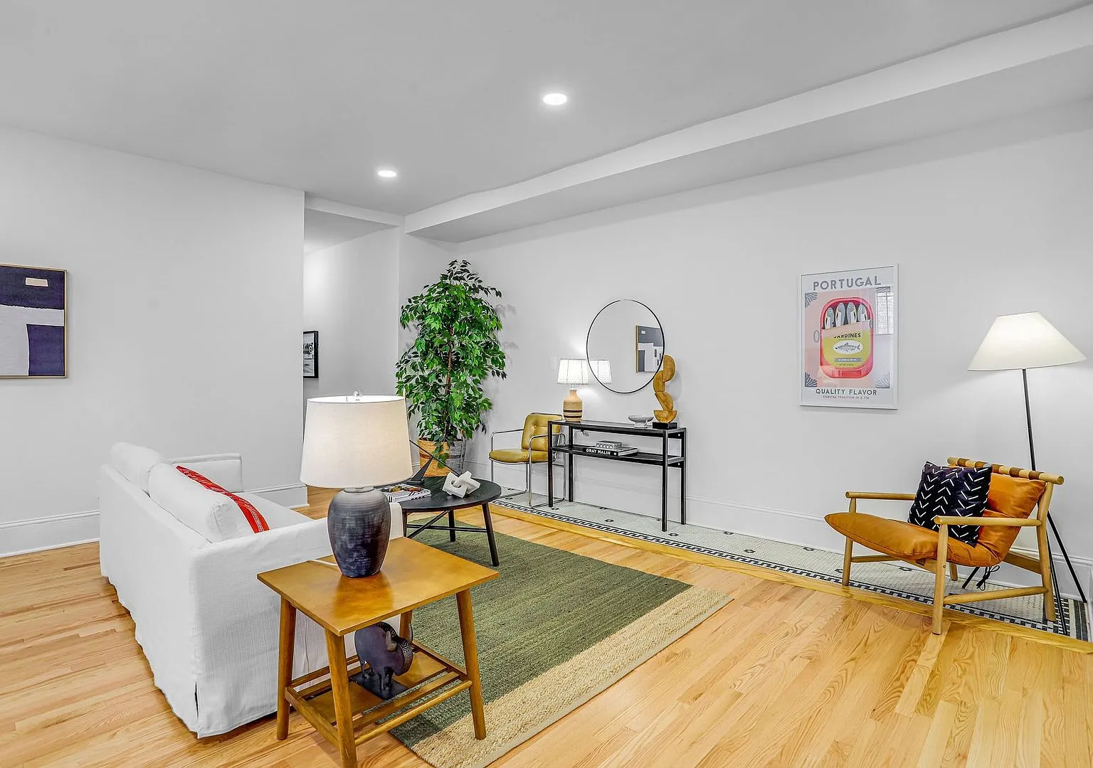 Mt. Pleasant Condo | 2 Bed | 2 Bath | 1,250 Sf — Photo 3