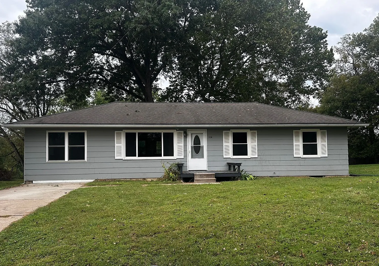 5 Bedroom House in Fayette, MO — Photo 1