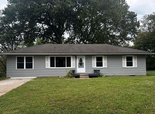 104 Leonard Ave, Fayette, MO 65248