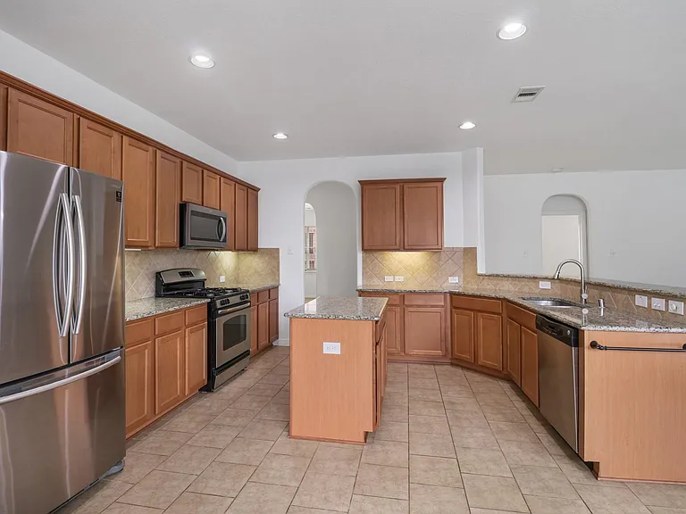 3611 Rocky Ledge Ln — Photo 6