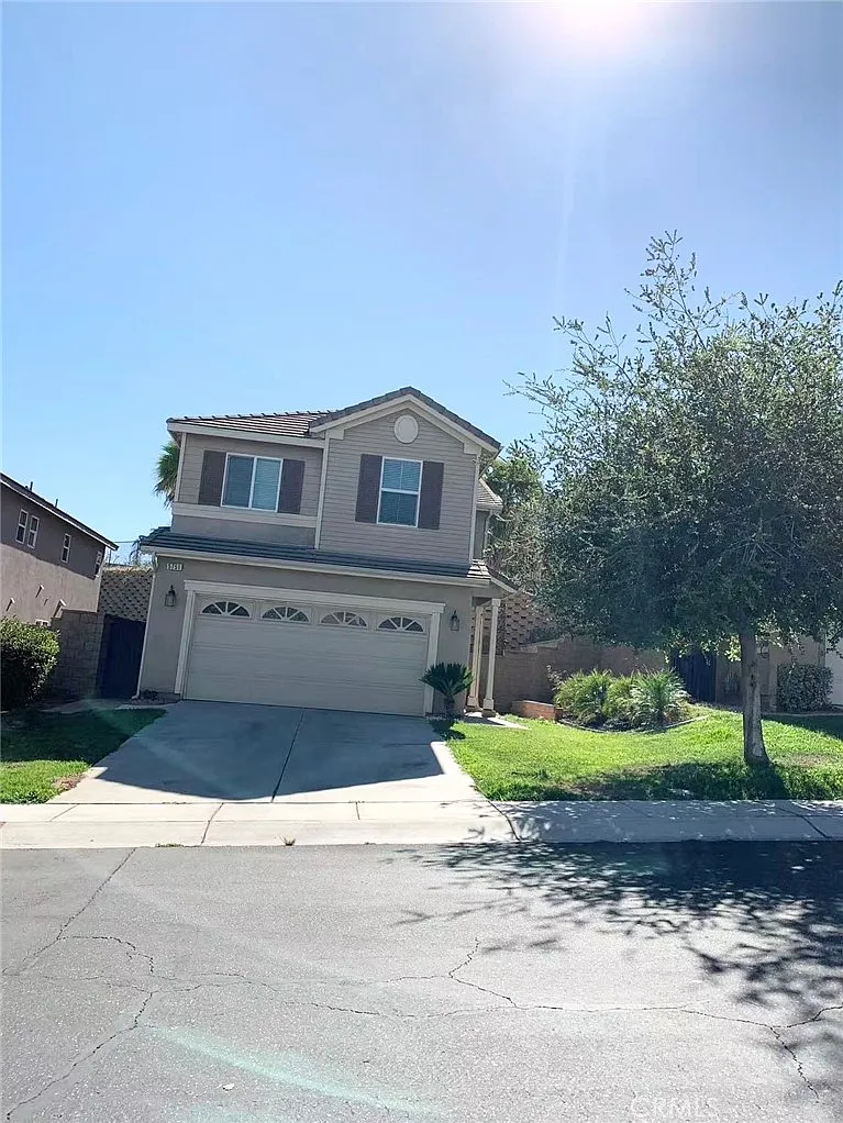 4 bed, 2.5 bath, 1859 sqft, $3,300 — Photo 1