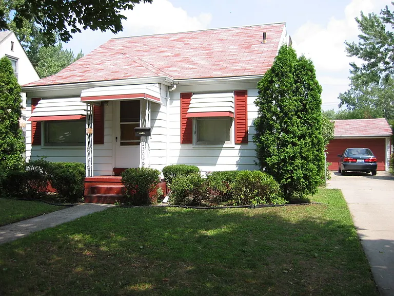 23080 Rensselaer St — Photo 1