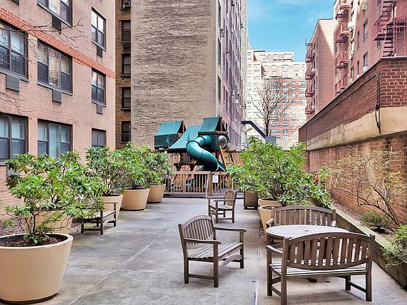 3rd image of 333 E 79th St #10G