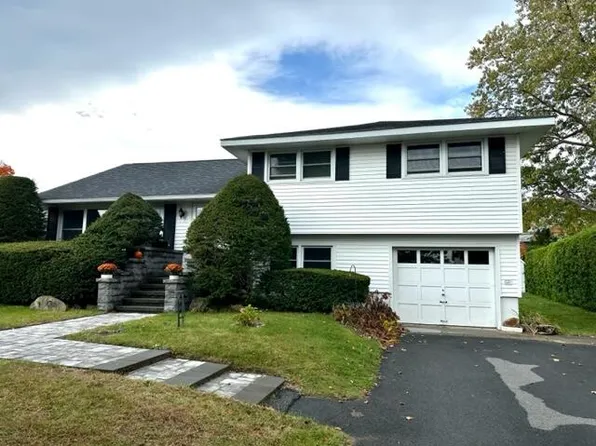 10 Olivetti Pl, Plattsburgh, NY 12901