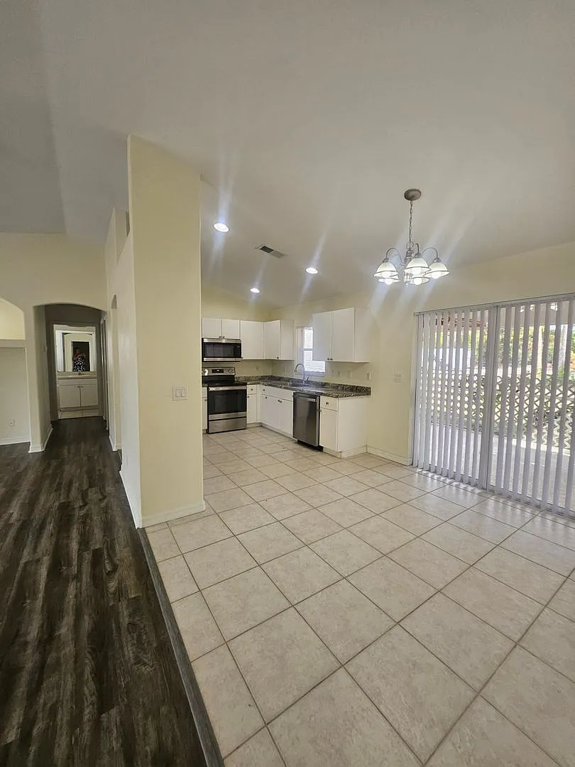 Beautiful 3-bedroom rental home in North Port Fl. — Photo 4