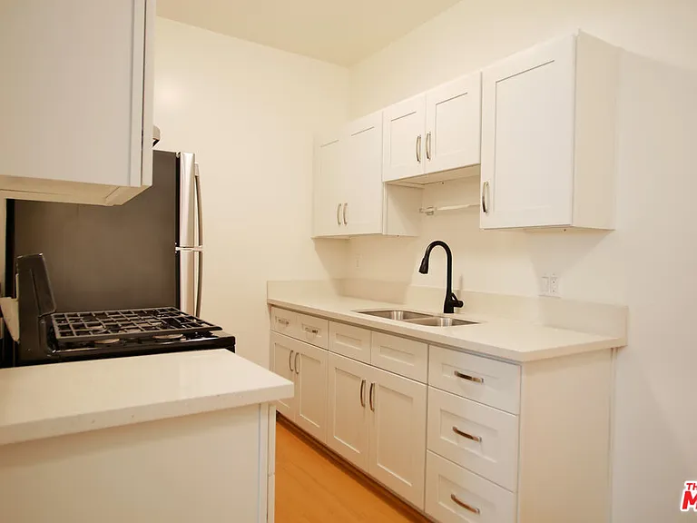 611 S Cloverdale Ave #106 — Photo 8