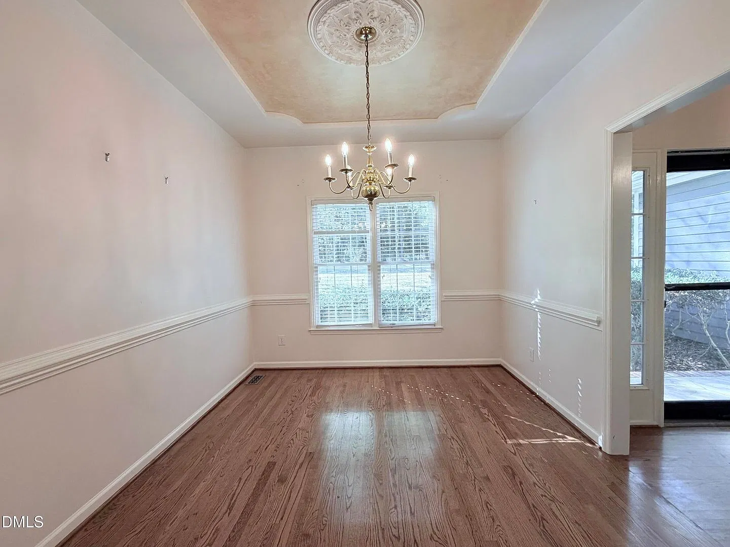 144 Peach Orchard Dr — Photo 2