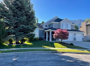 9915 S Summit View Dr, Sandy, UT 84092