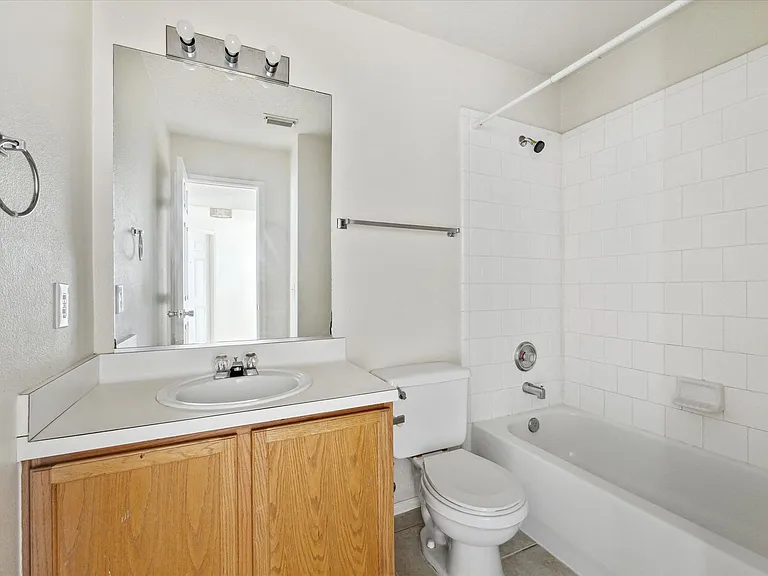 21102 Somerset Park Ln — Photo 11