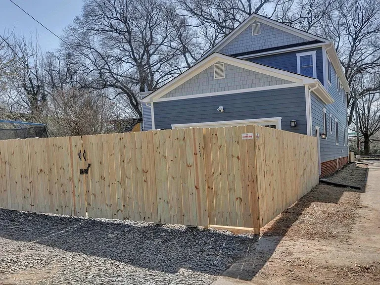 2122 Parkwood Ave — Photo 6