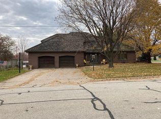 119 13th St SE, Dyersville, IA 52040