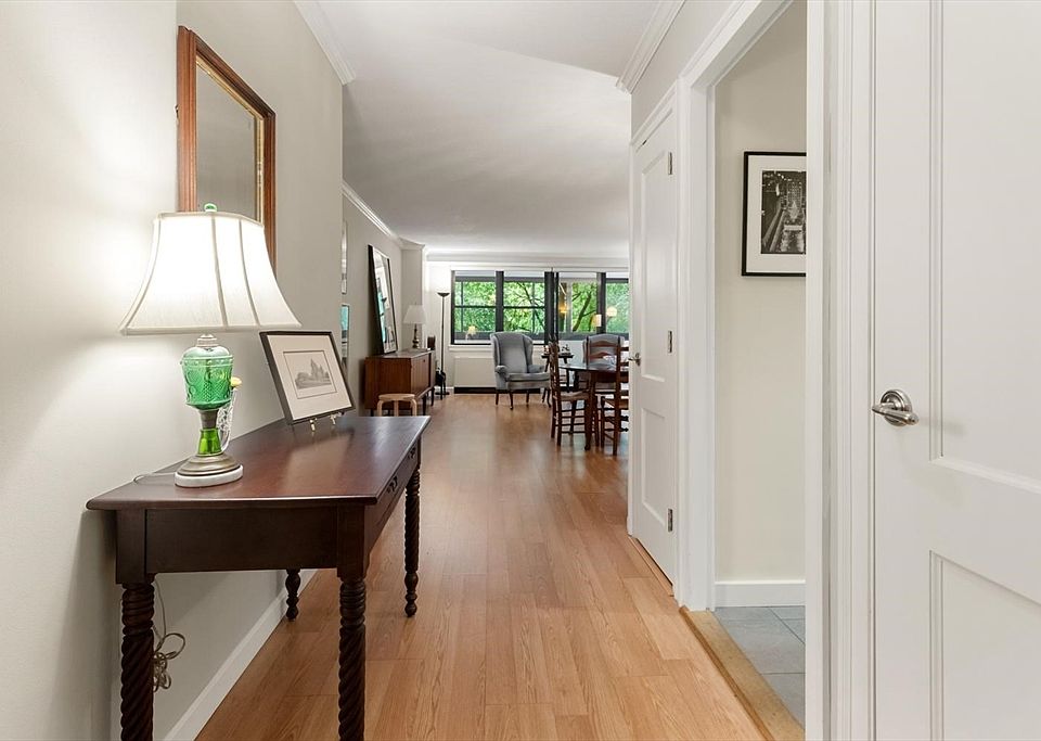 1st image of 2 Hawthorne Pl APT 5M