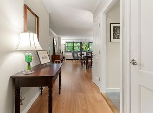 2 Hawthorne Pl APT 5M, Boston, MA 02114