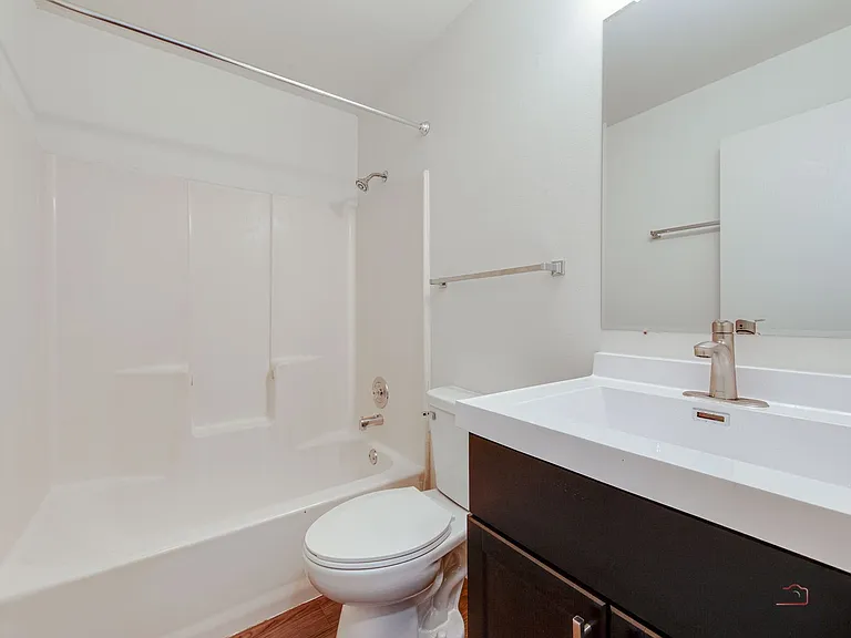 Hawthorne Glen Apartments — Photo 27