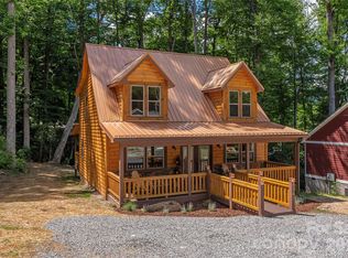 484 Twinbrook Ln, Maggie Valley, NC 28751