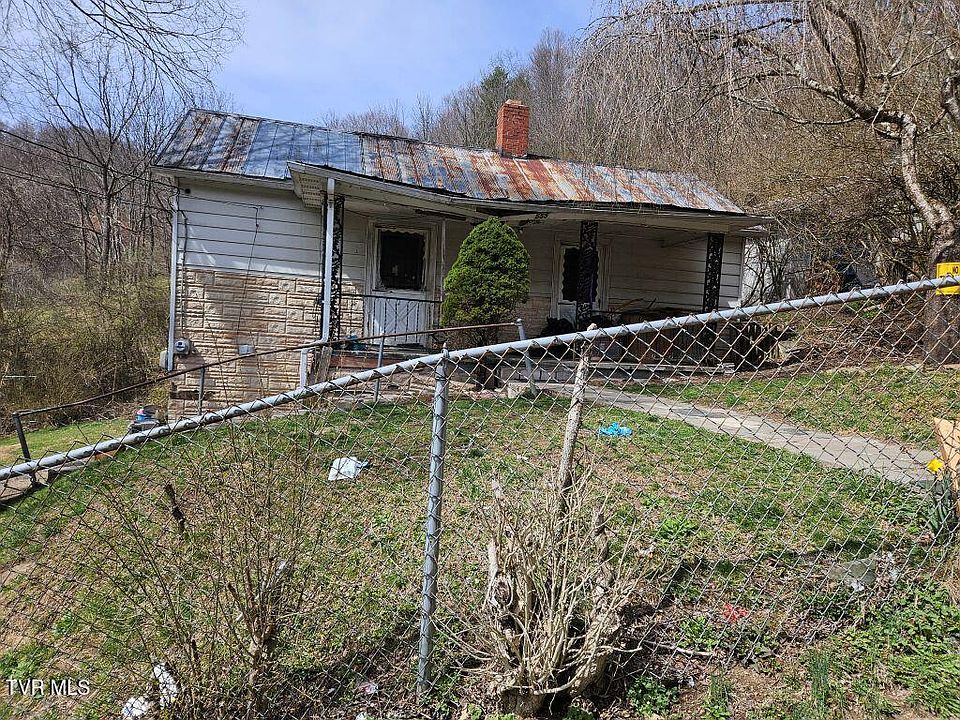 2nd image of 55 Hill Top Dr