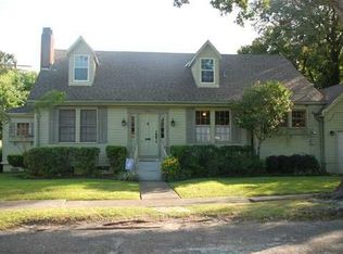 180 Metairie Lawn Dr, Metairie, LA 70001