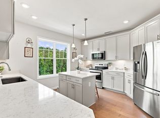 4 Francis Dr #412, Andover, MA 01810