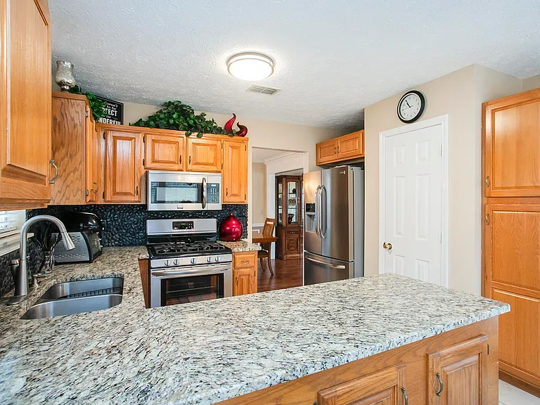 1508 Clover Ct — Photo 29