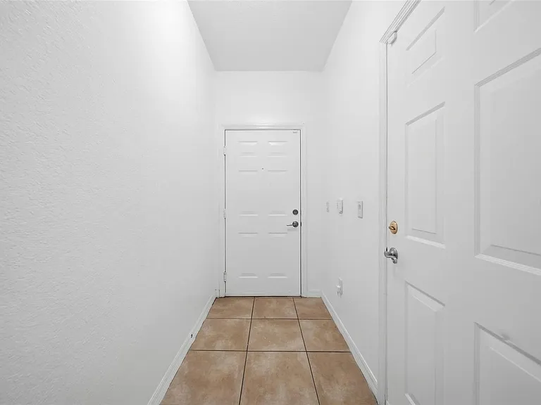 2532 Grand Central Pkwy #8 — Photo 7