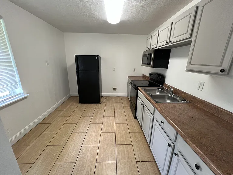 2012 Bienville St #4 — Photo 3