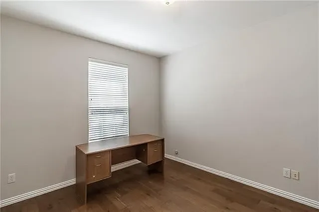 4600 Southpointe Dr — Photo 10