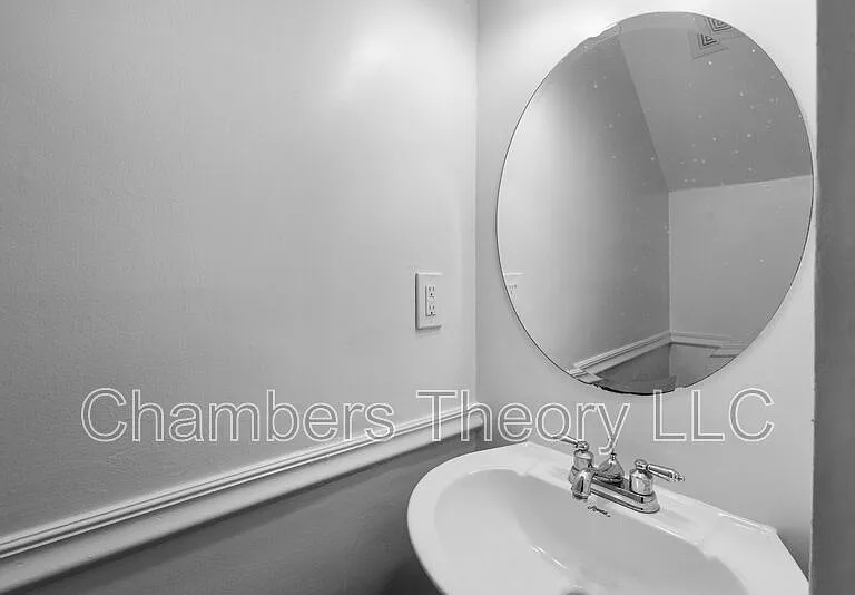 1309 Emerald St NE — Photo 14