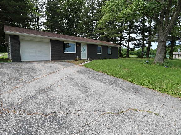 2nd image of 537 W Hickory Dr