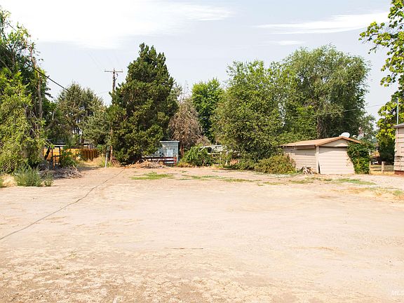 2nd image of 935 N 6th St