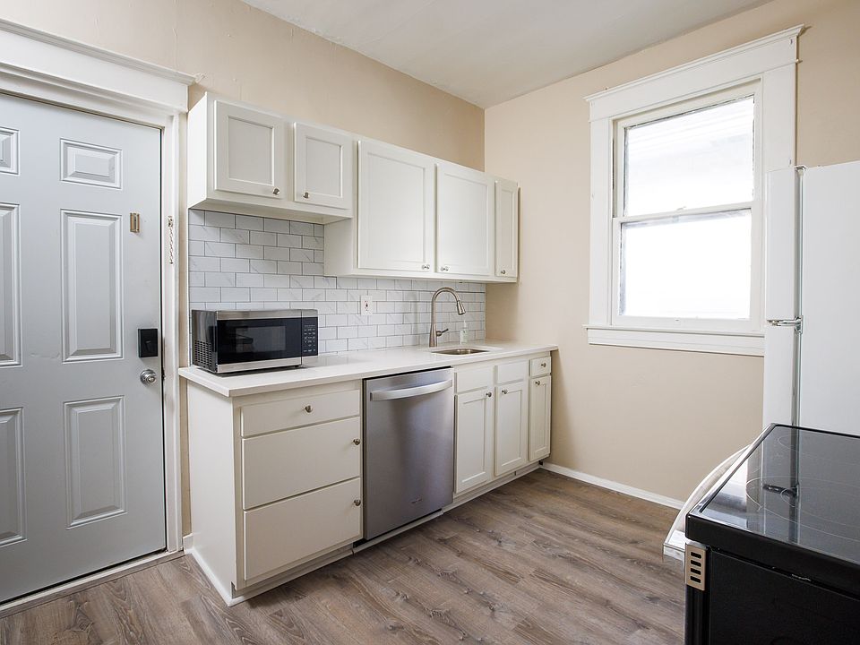 Completely remodeled kitchen with new flooring, paint, cabinets, and appliances!