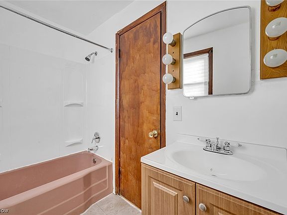 5th image of 4887 E 96th St