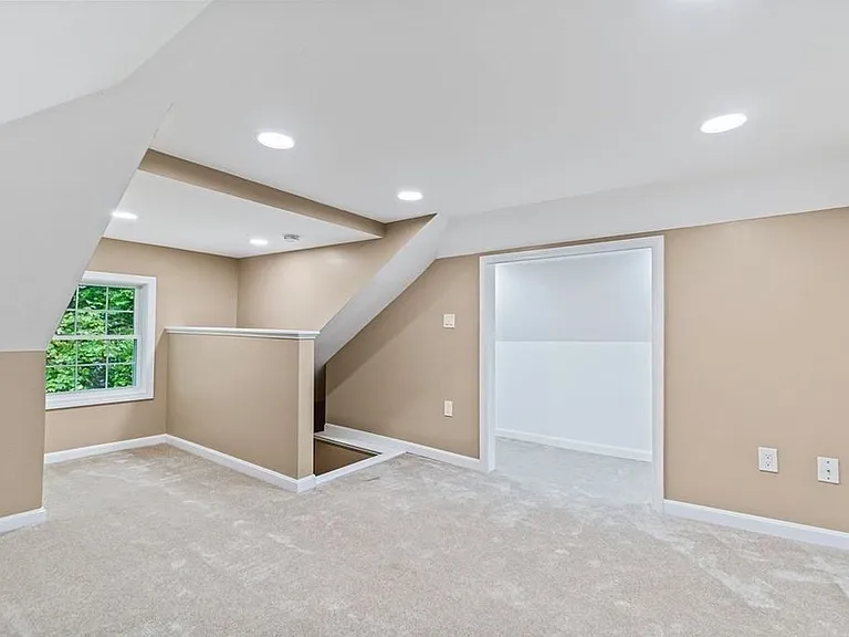 35 Lincoln St #2 — Photo 7