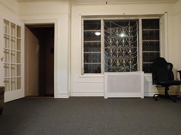5th image of 9605 25th Ave #1