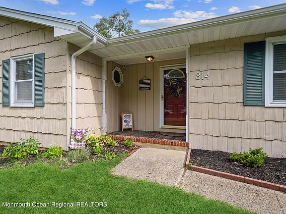 2nd image of 814 Clifton Street
