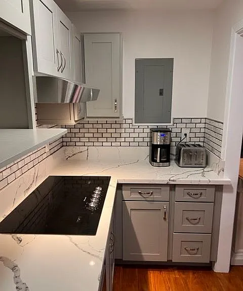 2240A Metcalf St — Photo 9