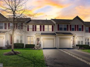 208 S Savanna Dr, Pottstown, PA 19465