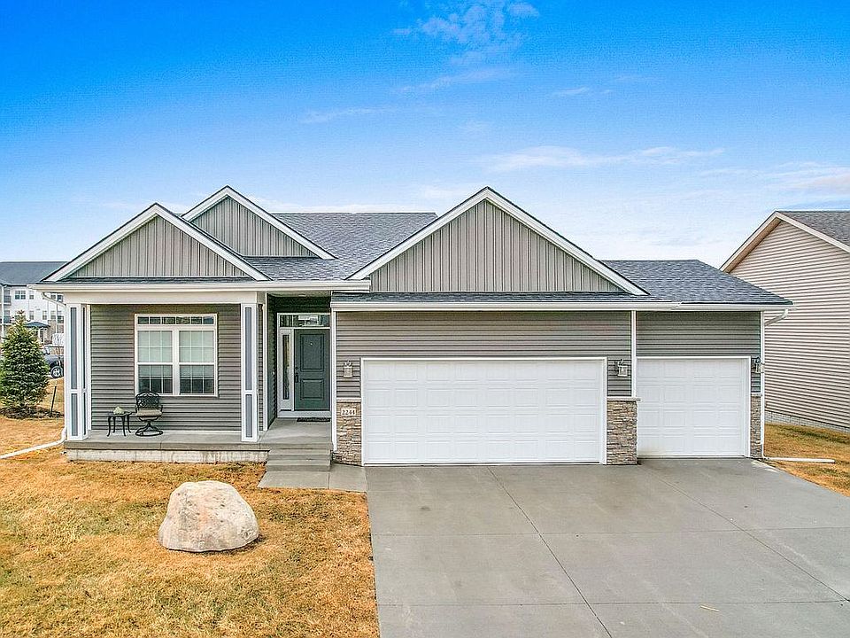 1st image of 2244 Ironwood Ct SW