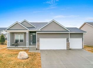 2244 Ironwood Ct SW, Altoona, IA 50009