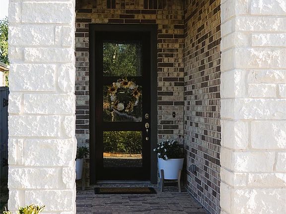 3rd image of 352 Mallorn Ln