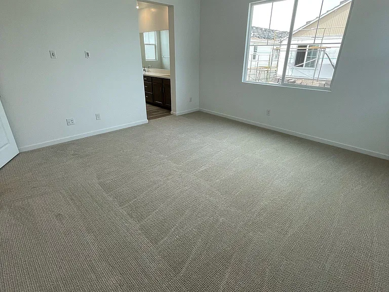 2449 W Rowel Rd — Photo 12