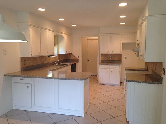 Large and fully functional kitchen! Comes with refrigerator!