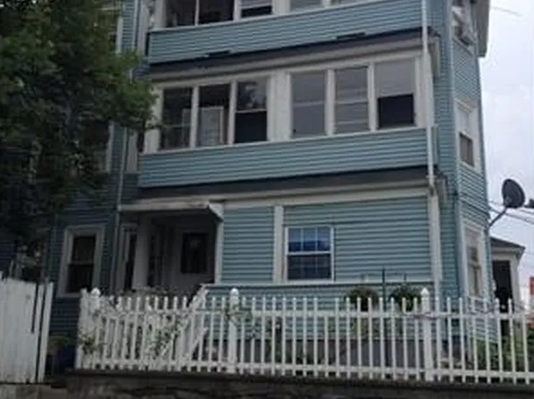 73 Lorraine St, Pawtucket, RI 02860