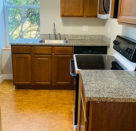 3rd image of 857 Goodfellow Blvd #B