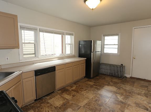 3rd image of 3540 N Damen Ave #House