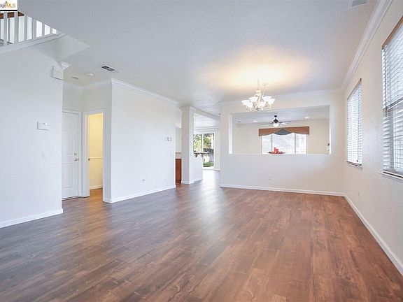 3rd image of 123 Yacht Ct