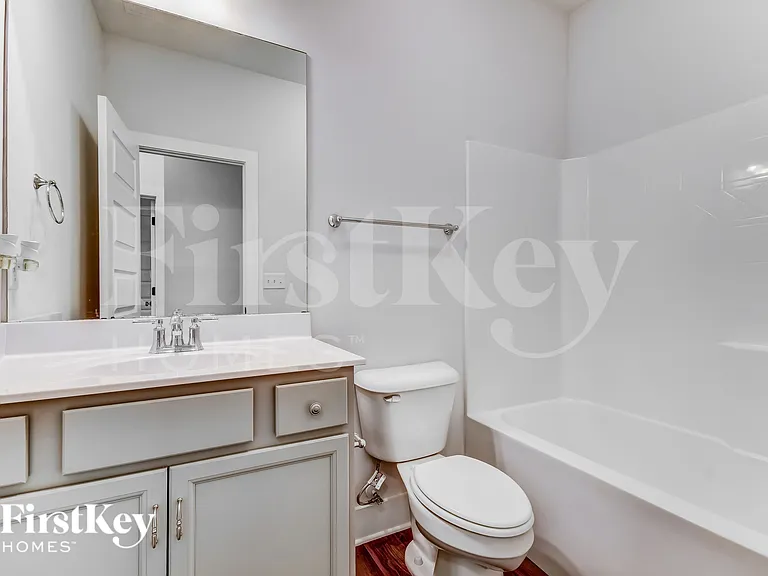 1410 Woodridge Pl — Photo 13