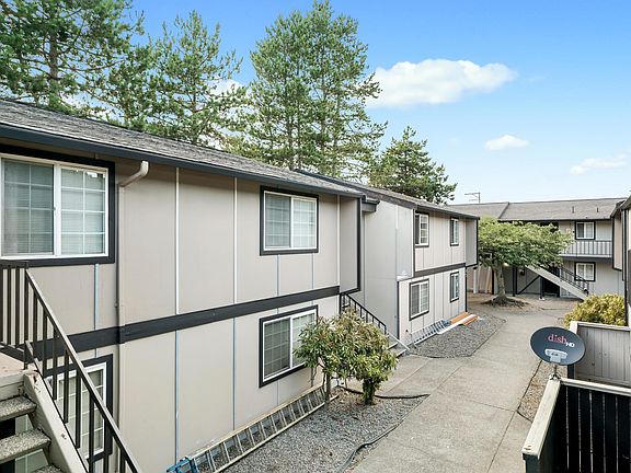 3rd image of 4005 S Warner St #2