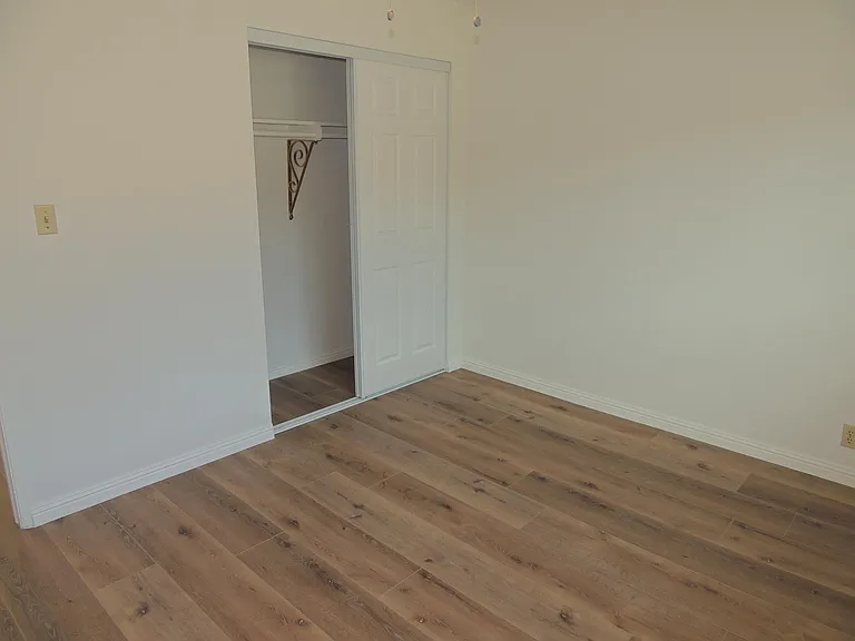 321 Gladys Ave #4 — Photo 15