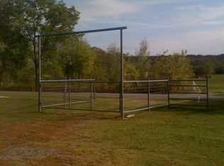 18966 S Lamons Rd, Tahlequah, OK 74464